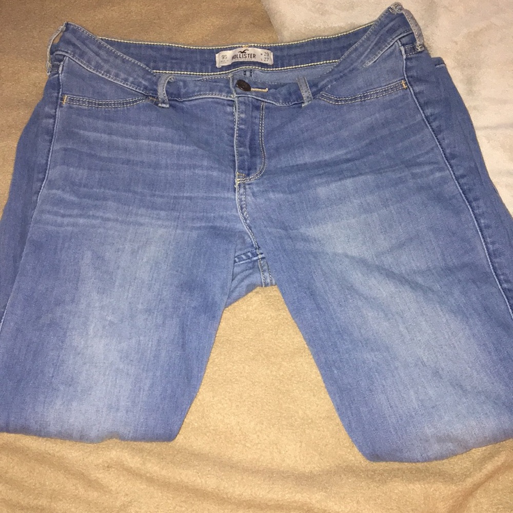 Light wash hollister skinny jeans
